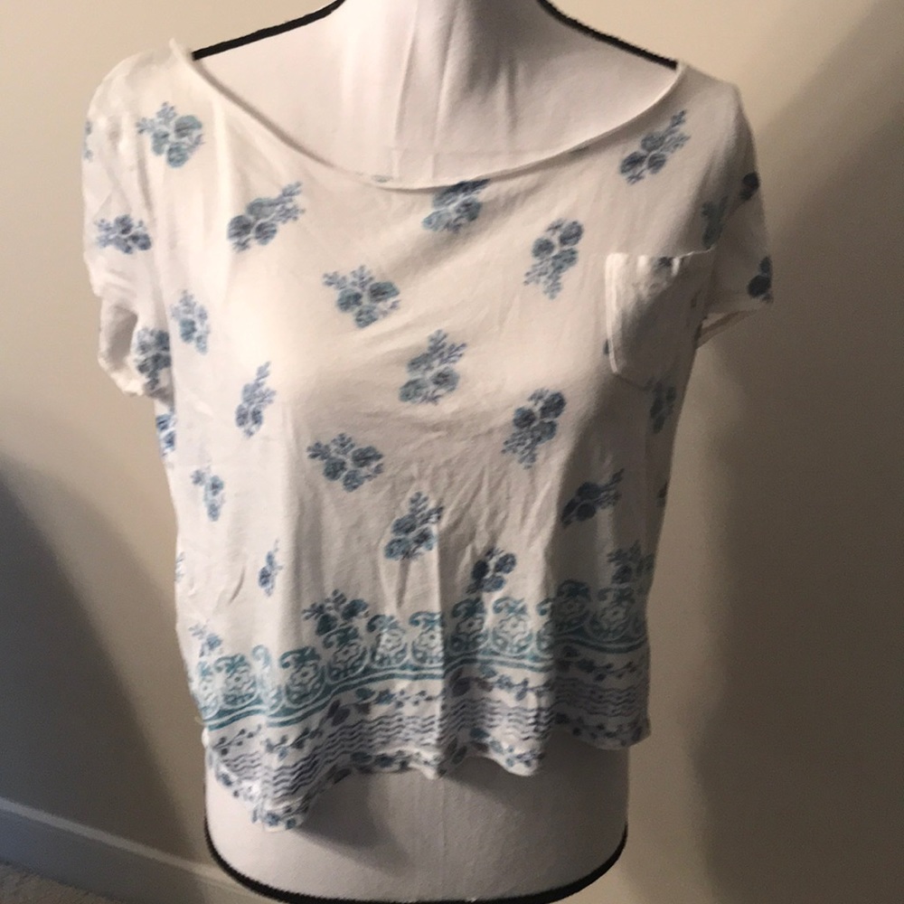American Eagle crop shirt